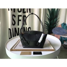 보테가베네타 아르코 탑핸들 스몰 숄더백 33x22x9cm