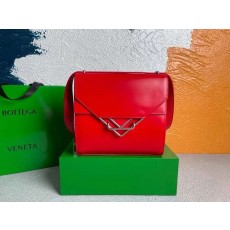 보테가 베네타 21 THE CLIP 여성 숄더백 21x22x9cm